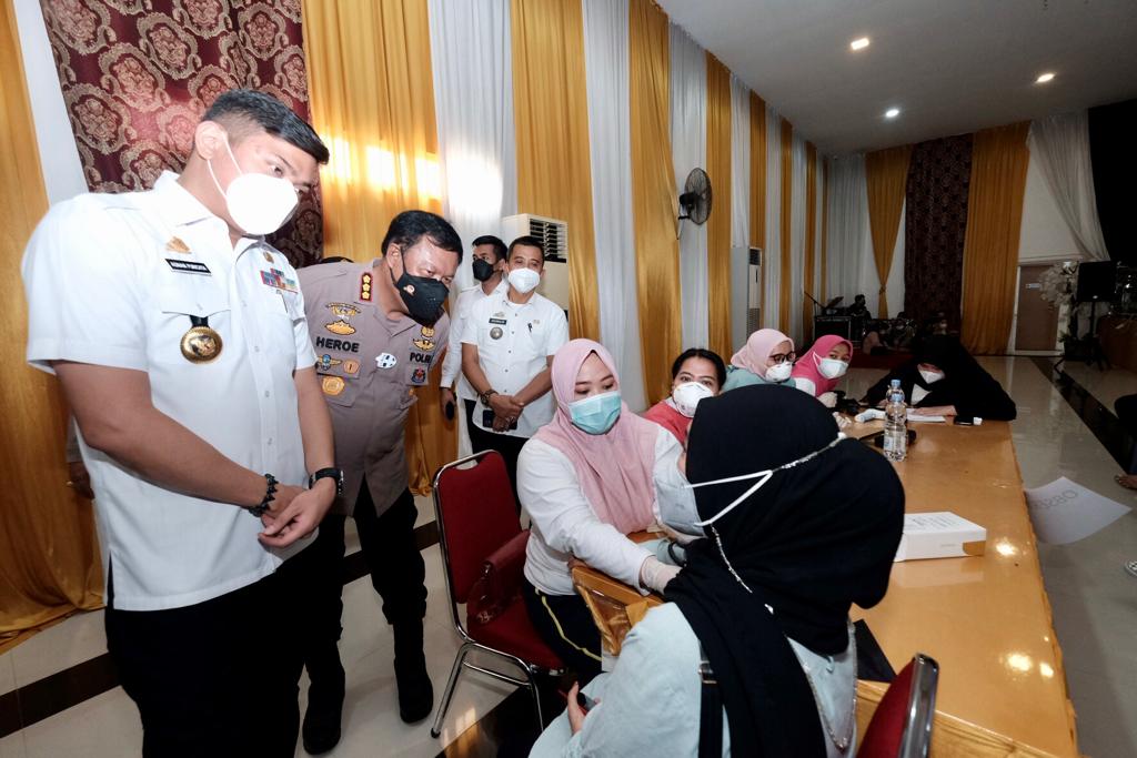 Hadiri Vaksinasi Massal untuk Pelajar, Adnan Harap Belajar Tatap Muka Bisa Segera Dilakukan